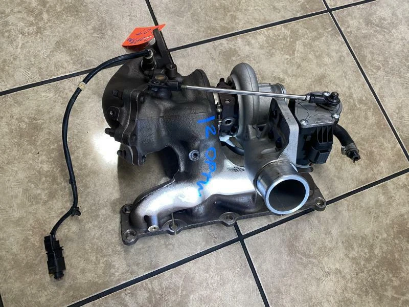 Conjunto de turbocompresor/supercargador Kia Sportage 2011-2014 OEM Foto 2 de 4