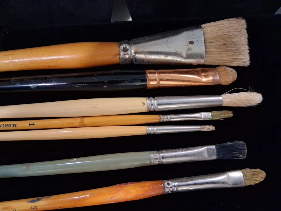 7 pinceles de pintura de mango largo de colección: Grumbacher y Simmons, brillantes, redondos, tapa plana y Filbert Foto 2 de 4