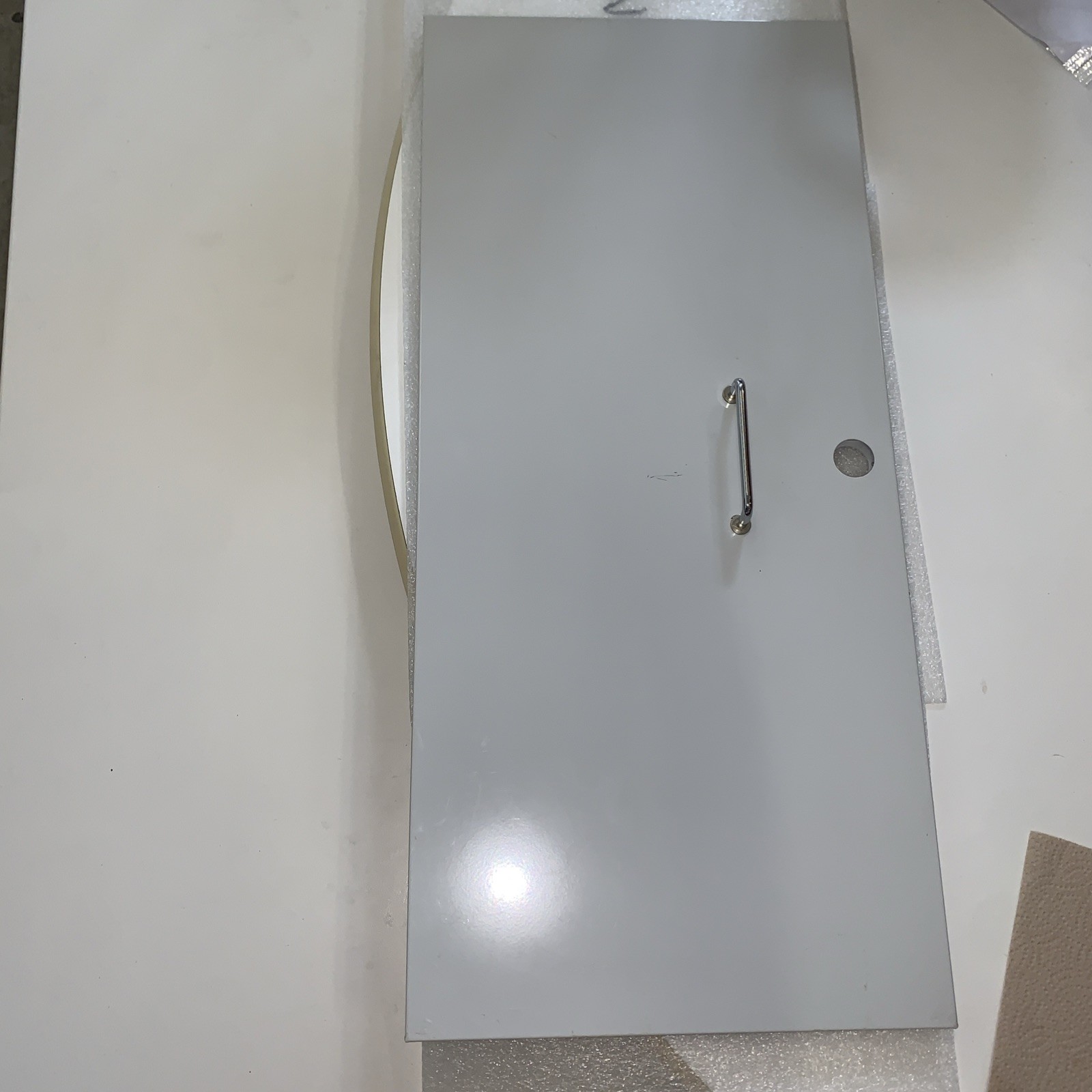 USM Haller Klappe Lichtgrau (75 x 35cm) K37