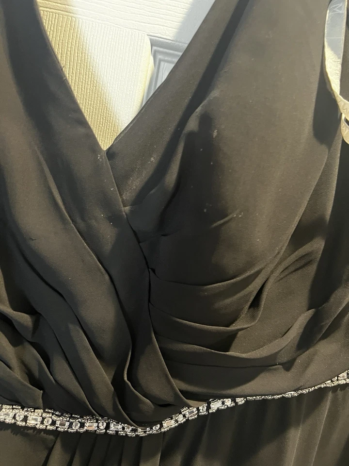 Vestido formal negro Mary’s talla 30 3XL cuello en V estrás cintura muslo abertura usado Foto 4 de 4