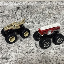 Hot Wheels Fire Department Monster Truck 1:24 Scale Engine 19 & Leopard Shark
