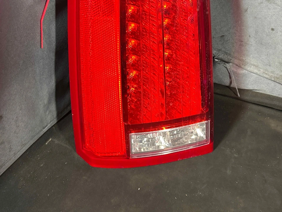 Fits 2006-2011 Cadillac DTS Left Tail Light OEM:15858151 - Image 2 of 4