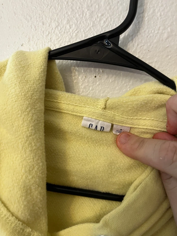 Sudadera con Capucha Gap para Mujer Pullover Amarillo Manga Larga Bolsillo Más Pequeña Sólida Foto 3 de 4