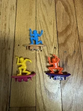 Lot 3 VTG 1970s Dogtown Skateboard Skooter Race Magnetic Roller Figure Toy JAPAN
