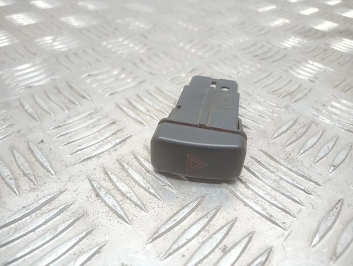 Mazda 626 1998 Schalter Warnblinkanlage 153132 UST108026