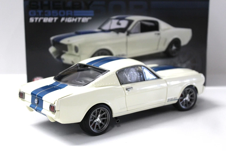 1:18 ACME 1965 SHELBY GT350R Street Fighter Bianco Con Strisce Blu - Immagine 3 di 4
