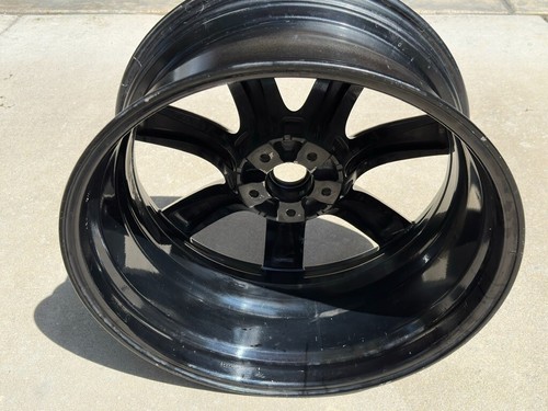 Nissan GT-R 2009–2011 Front Wheel Original having had only one tire mounted. - Picture 11 of 15