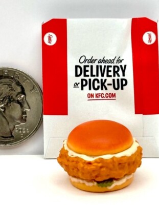 KFC REGULAR CHICKEN SANDWICH IN BAG ZURU KFC Mini Brands Awesome