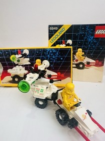 Lego 6849 Classic Space Satellite Patroller  100% complete w/ Box,  Instructions