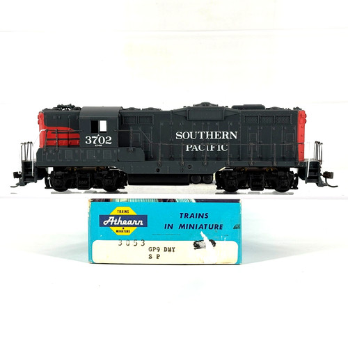 Maniquí HO Athearn 3053 Southern Pacific GP9 diésel sin motor SP 3702 KD pintados | Zustand: Used