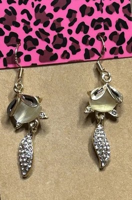 Betsey Johnson Ivory Simulated Opal Fox Heads Moveable Tails Pierced Earrings  
