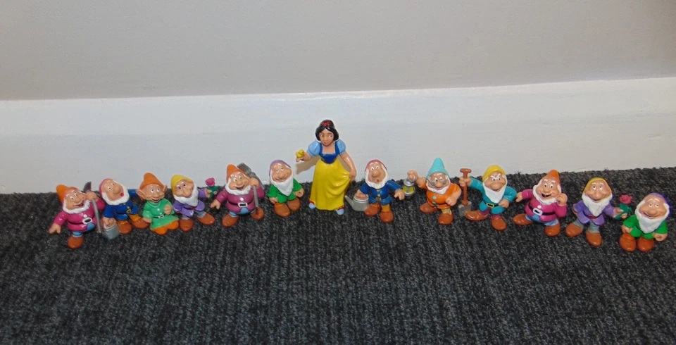 Винтажная фигурка Disney Snow White & the 7 Dwarfs Bullyland игрушка Bully Land высота 2 дюйма - Изображение 3 из 4