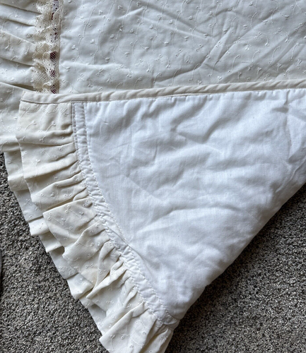 Handmade Ivory Cotton Eyelet Christmas Tree Skirt Lace trim W/Maroon Ribbon 45" - Picture 7 of 11
