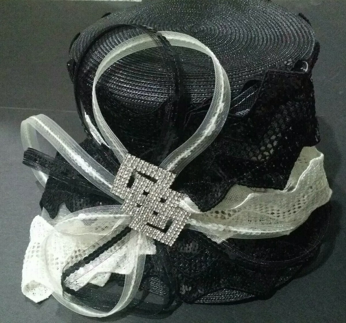 ?》Black/White Ms. Divine Rhinestone Lace Sequin Church 