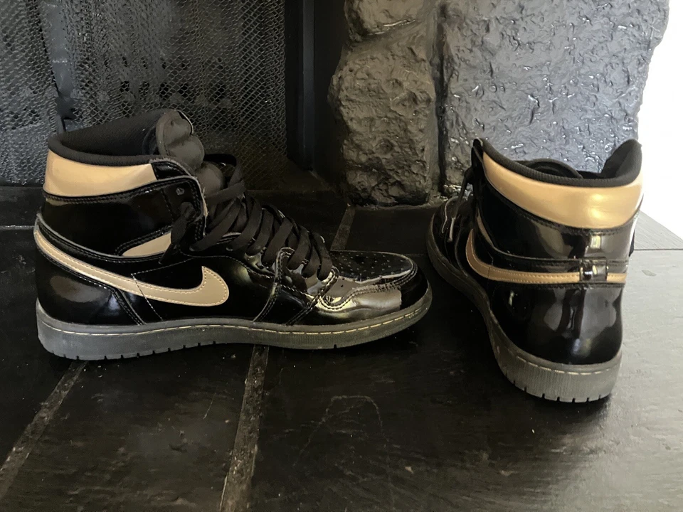 Talla 10.5 - Air Jordan 1 Retro PL 2003 Metálico Dorado NUEVO sin caja Foto 2 de 4