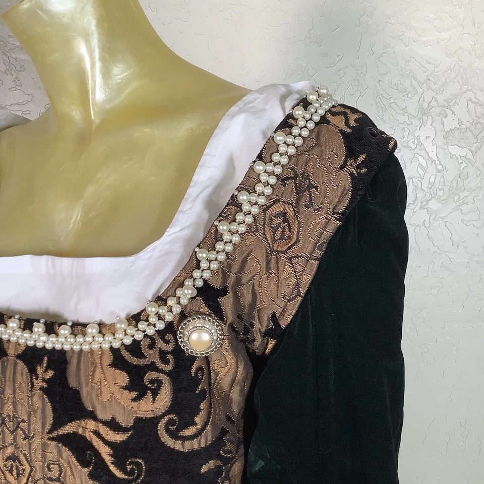 Conjunto Completo Perlas Brocado Dorado Terciopelo Negro Renacimiento Damas 3 Piezas - Grande Foto 3 de 4