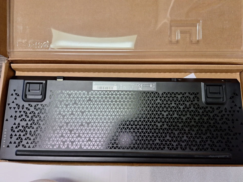 Corsair K100 AIR Wireless RGB Mechanical Gaming Keyboard - Ultra Thin - Image 2 of 4