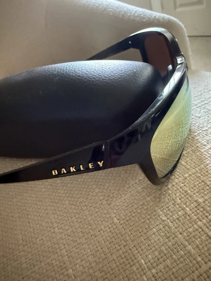 Oakley 女式太阳镜 - 金色玫瑰黑色蓝宝石偏光 (OO9222) — 第 4/4 张图片