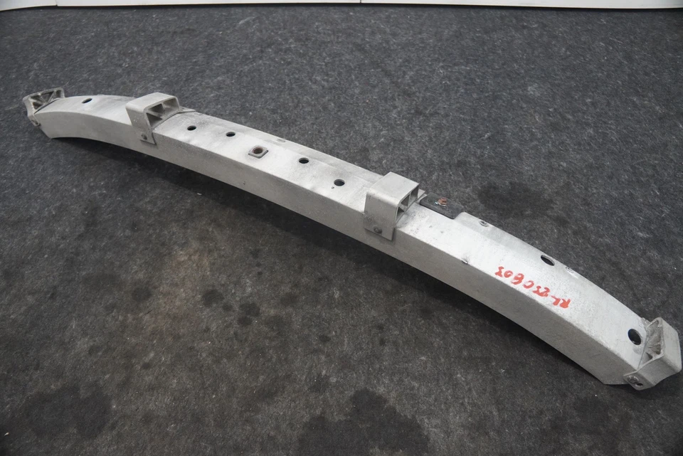 Barra de impacto de refuerzo de parachoques trasero 6G33-17758-CB Aston Martin V8 Vantage 06-16 Foto 3 de 4