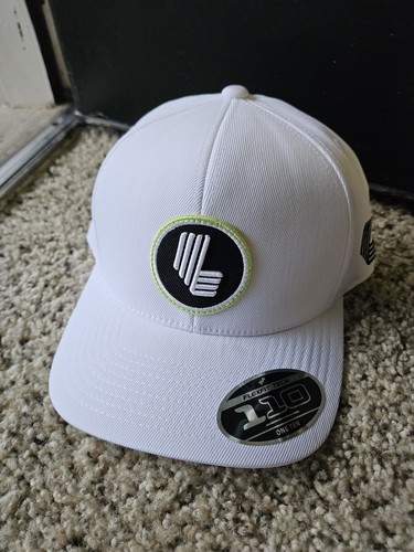 LIV GOLF Mütze verstellbar FlexFit 110 weiß NEU mit Etikett
