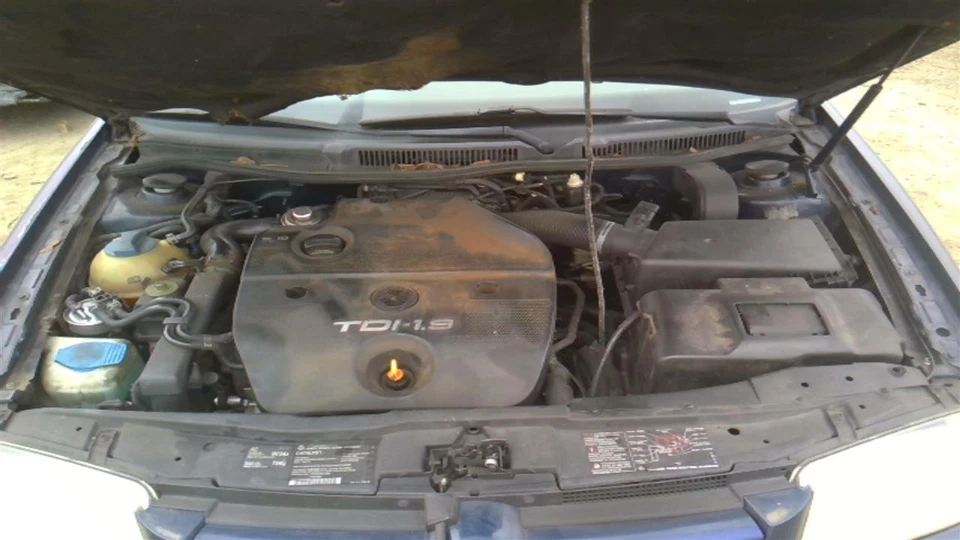 Used Deck Lid fits: 2002 Volkswagen Jetta VIN M 8th digit w/o spoiler Grade A Foto 4 de 4