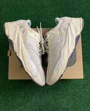 yeezy 700 analog size 7