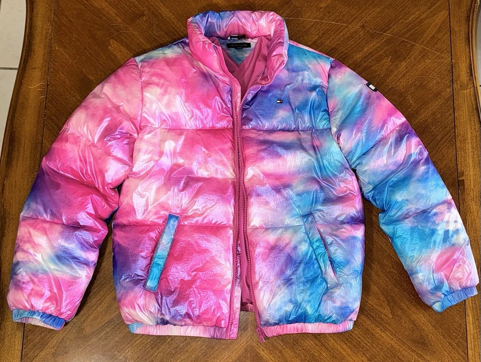 Tommy Hilfiger Niñas Talla XL/16 Estampado Puffer Chaqueta Rosa y Azul Foto 2 de 4