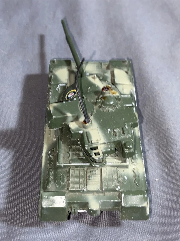 Vintage 1970s Zylmex T402 Chieftan Tank British Army Made Hong Kong - Image 2 of 4