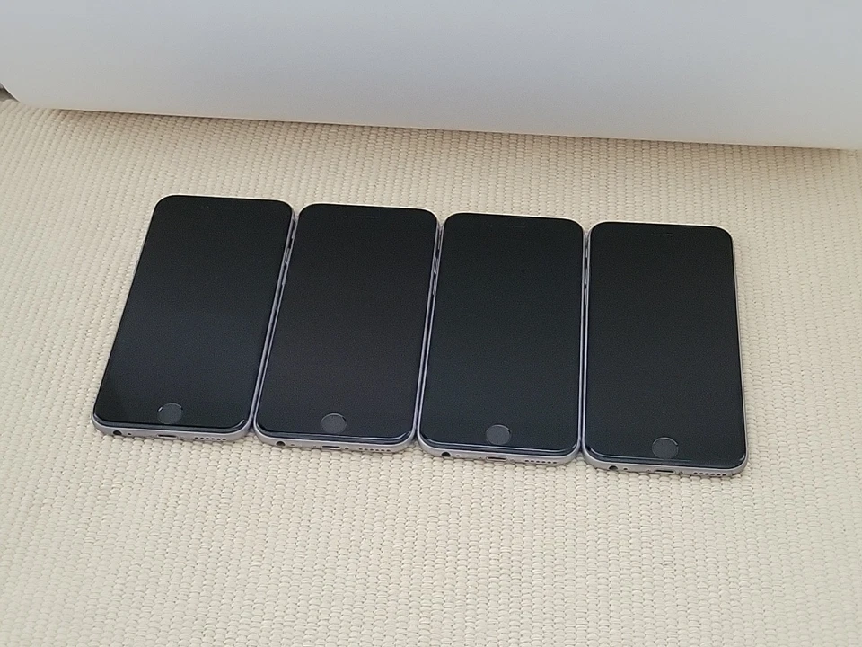 Lot - 4 EXCELLENT Apple iPhone 7 A1778 32GB SILVER Unlocked AT&T 90%+ BATTERY - Image 2 of 4