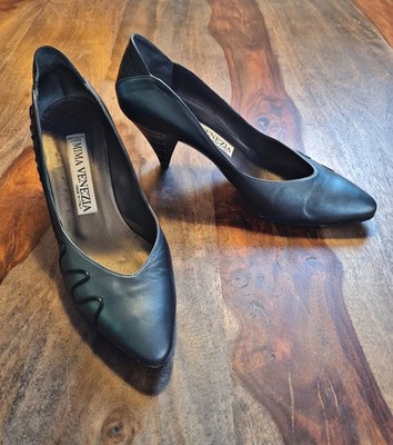 MIMA VENEZIA Pumps, 39,5 , Metallic-taubenblau, Leder, ITALIEN, Schnörkel Design