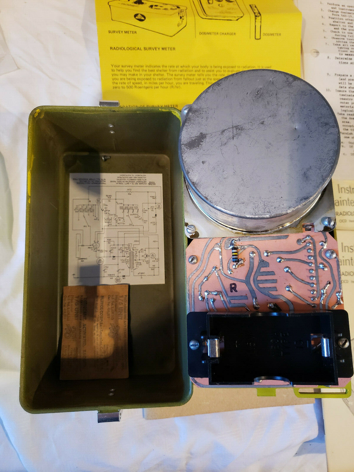 CDV-715 RADIATION GEIGER COUNTER KIT WITH CDV-750 CHARGER AND PEN - CIB s l1600 - CDV-715 RADIATION GEIGER COUNTER KIT WITH CDV-750 CHARGER AND PEN - CIB