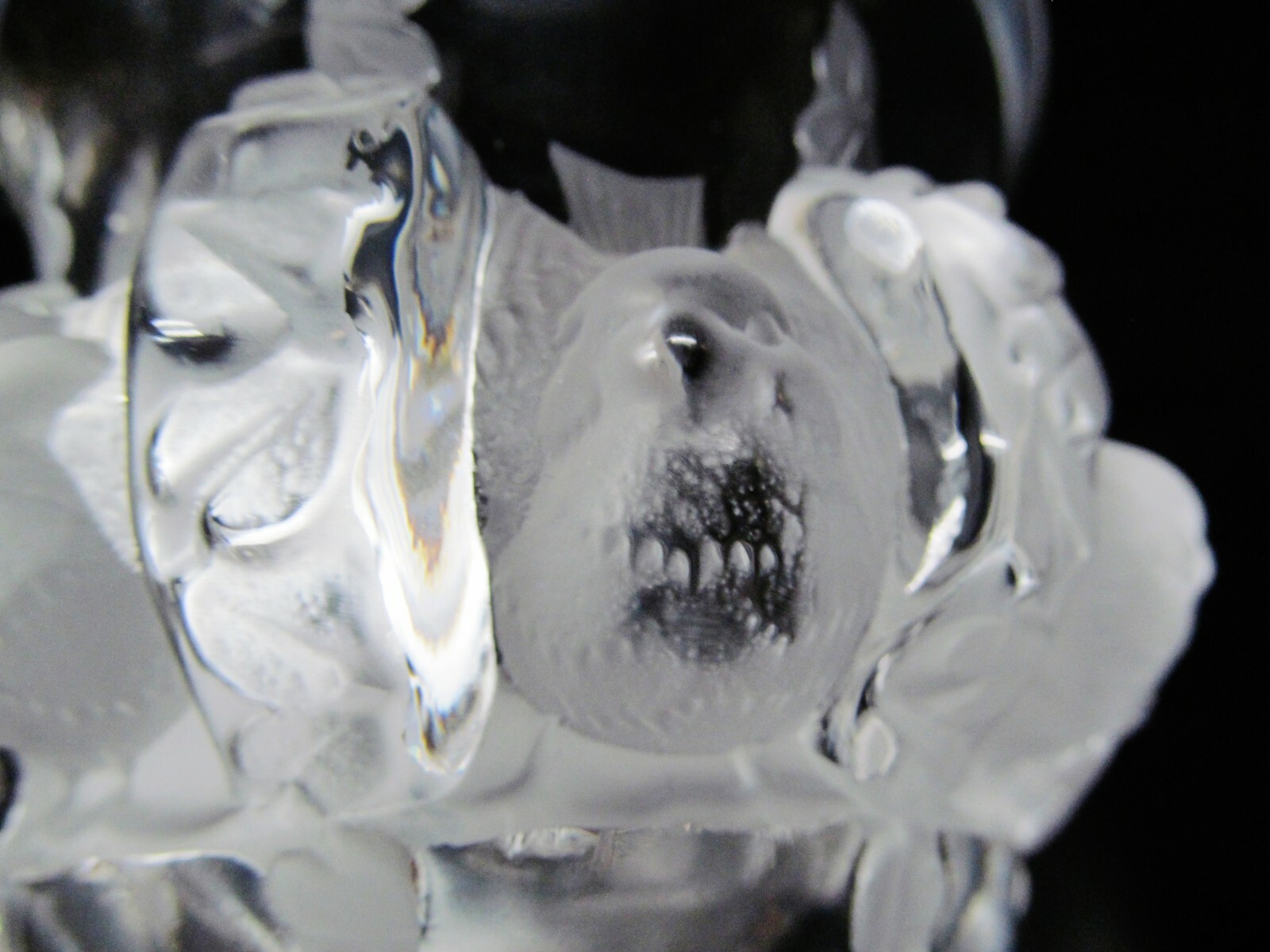 Lalique Crystal DAMPIERRE Art Glass Footed Vase Birds.4 3/4" Height 4 1