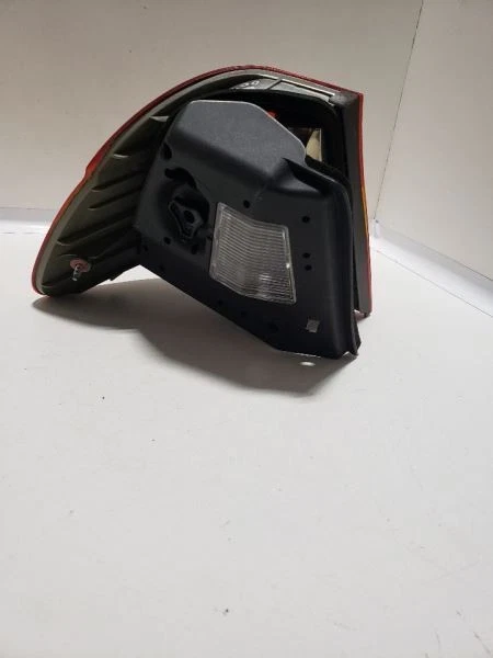 Luz trasera de pasajero sedán mercado de Canadá para BMW 320i 398689 02-05 Foto 2 de 4