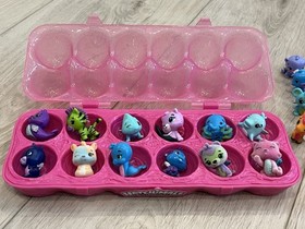 (58) Hatchimals Colleggtibles & Case