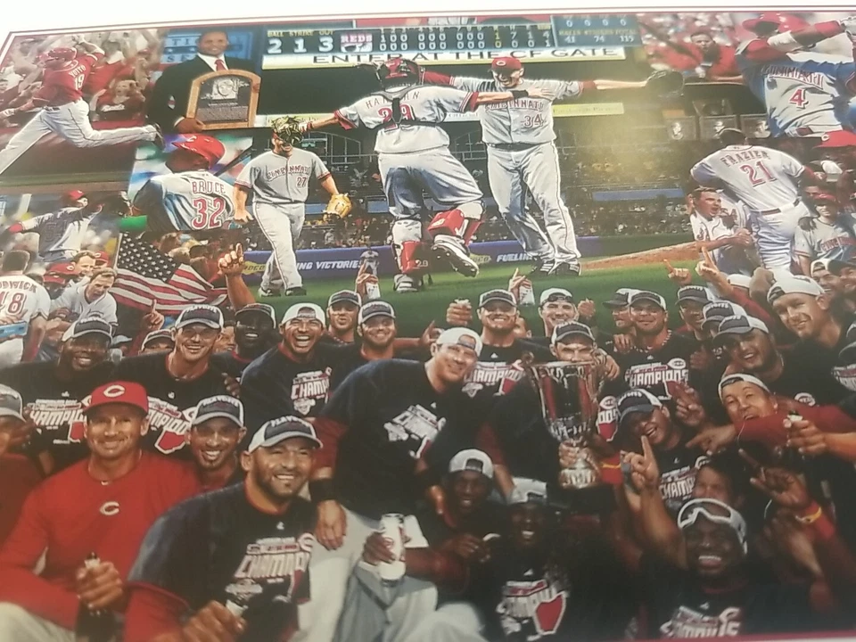CINCINCINNATI REDS 2012 IMAGEN MOMENTOS CLÁSICOS "UNA TEMPORADA PARA CELEBRAR", SIN HITTER Foto 2 de 4