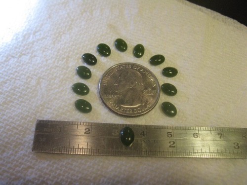 Last one - 1 Piece - Jade cabochon - green oval -7 x 5 mm - medium green - Picture 2 of 2