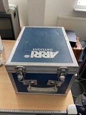 Arri Daylight 200W Flood Spot Floodlight B200 Power Supply Case Floodlight - Dealer