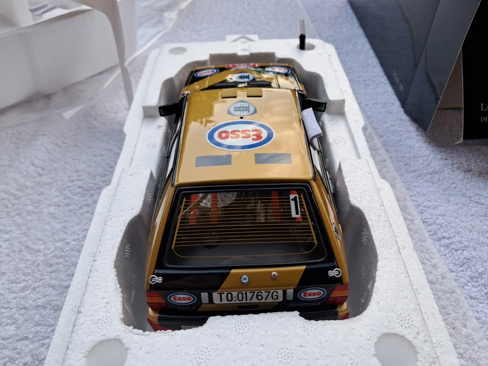 1/18 KYOSHO Lancia Delta HF 4WD - ESSO - Winner PIANCAVALLO 1987 - Immagine 3 di 4