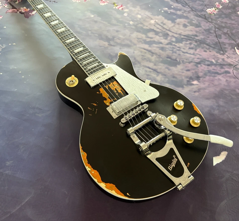 Guitarra Eléctrica Relics NEIL YOUNG lp jazz con Bigsby Negro Mate Cuerpo Sólido P90 Foto 4 de 4
