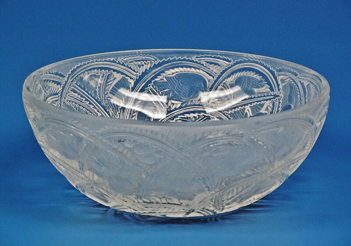Lalique Crystal Pinsons Art Deco Glass Bowl with Bird Decoration