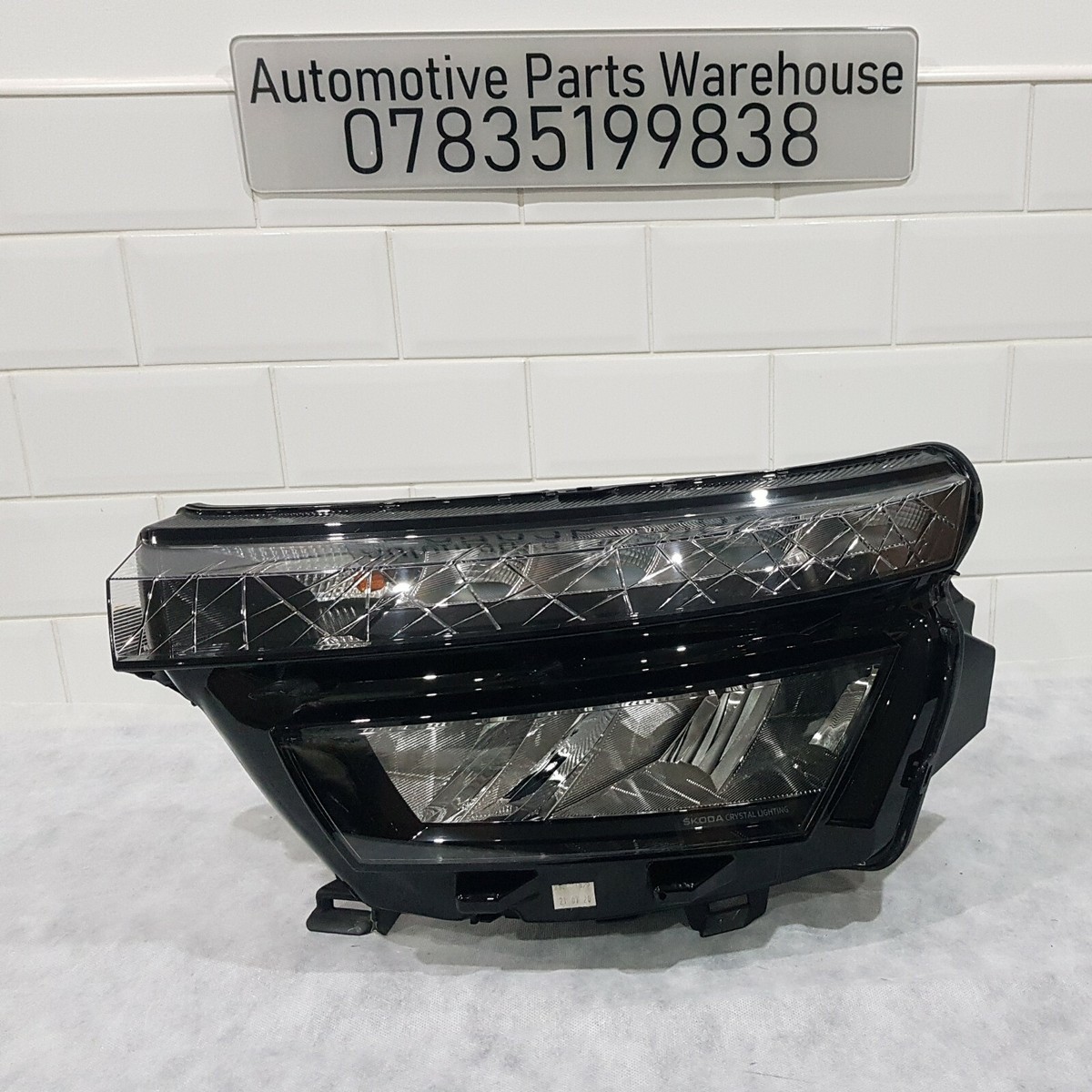 SKODA KAMIQ CRYSTAL LIGHTING PASSENGER SIDE HEADLIGHT 2019 2020 