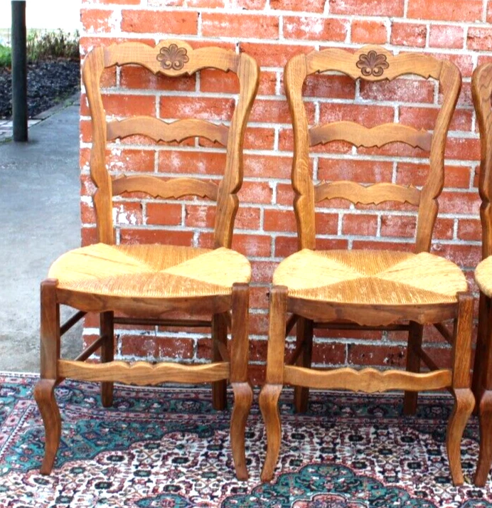 Set of 2 French Louis XV Antique Oak Dining Chairs with Rush Seats - Image 2 of 3