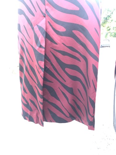 NEW ZARA MULTI COLOR RED BLACK ANIMAL PRINT PENCIL SKIRT HIDDEN ZIP SIZE XS 7083 - Picture 5 of 8