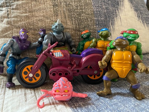 Vintage Ninja Turtles Figures w/ parachute & motorcycle+ '88 Mint Coloring Books