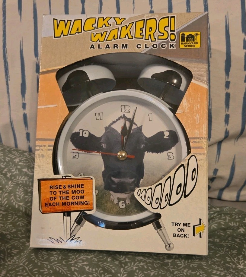 Wacky Wakers Cow Alarm Clock Moos Farm Humor Fun Animal Clock Loud NEW IN BOX!