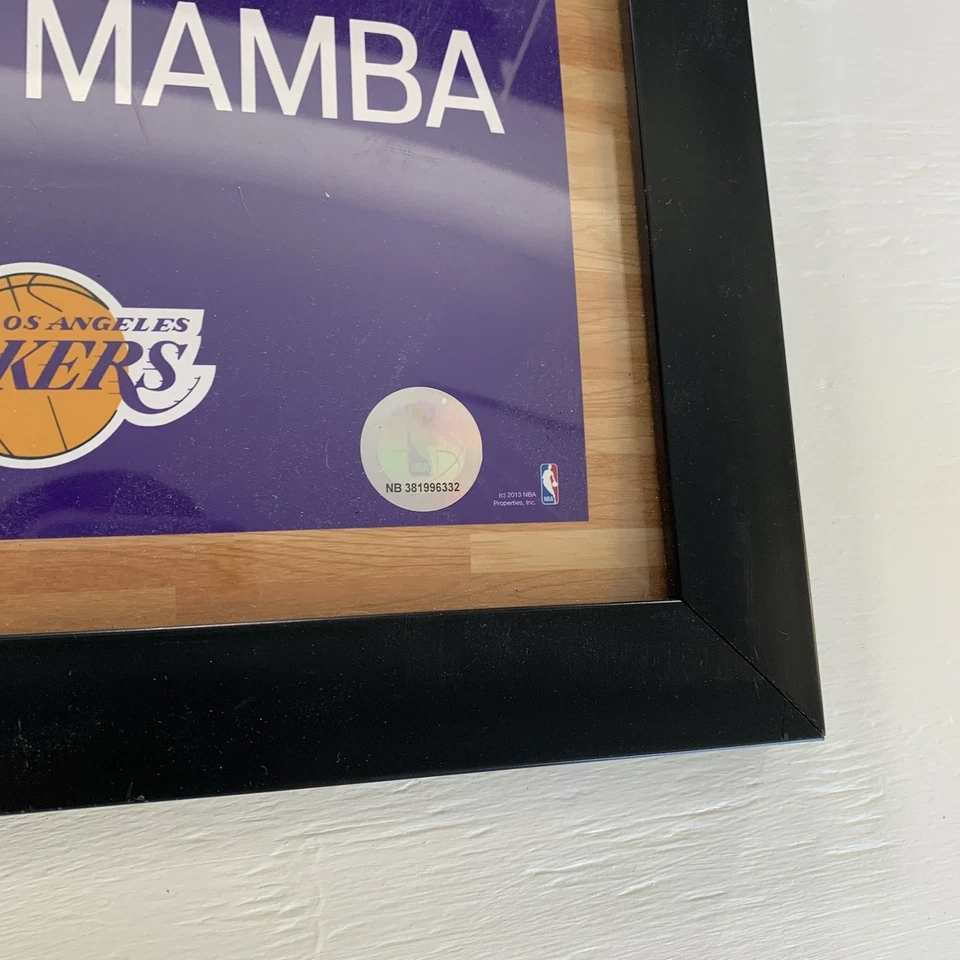 Letrero de metro enmarcado de Los Angeles Lakers Kobe “Black Mamba” letrero oficial de la NBA 22x12 Foto 2 de 4