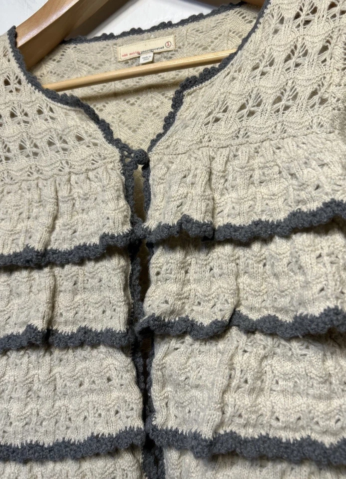 Cárdigan de ganchillo tejido abierto de lana Odd Molly beige claro gris talla S Foto 3 de 4