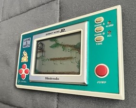 Donkey Kong Jr. Game & Watch (1982) &ndash; Original Box &ndash; 100% Original &ndash; Used