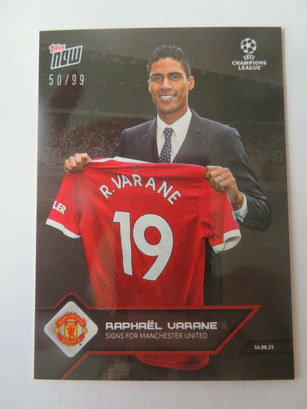 Varane Signs RAPHAEL VARANE Signs for Manchester United UCL TOPPS NOW Card #004 ...