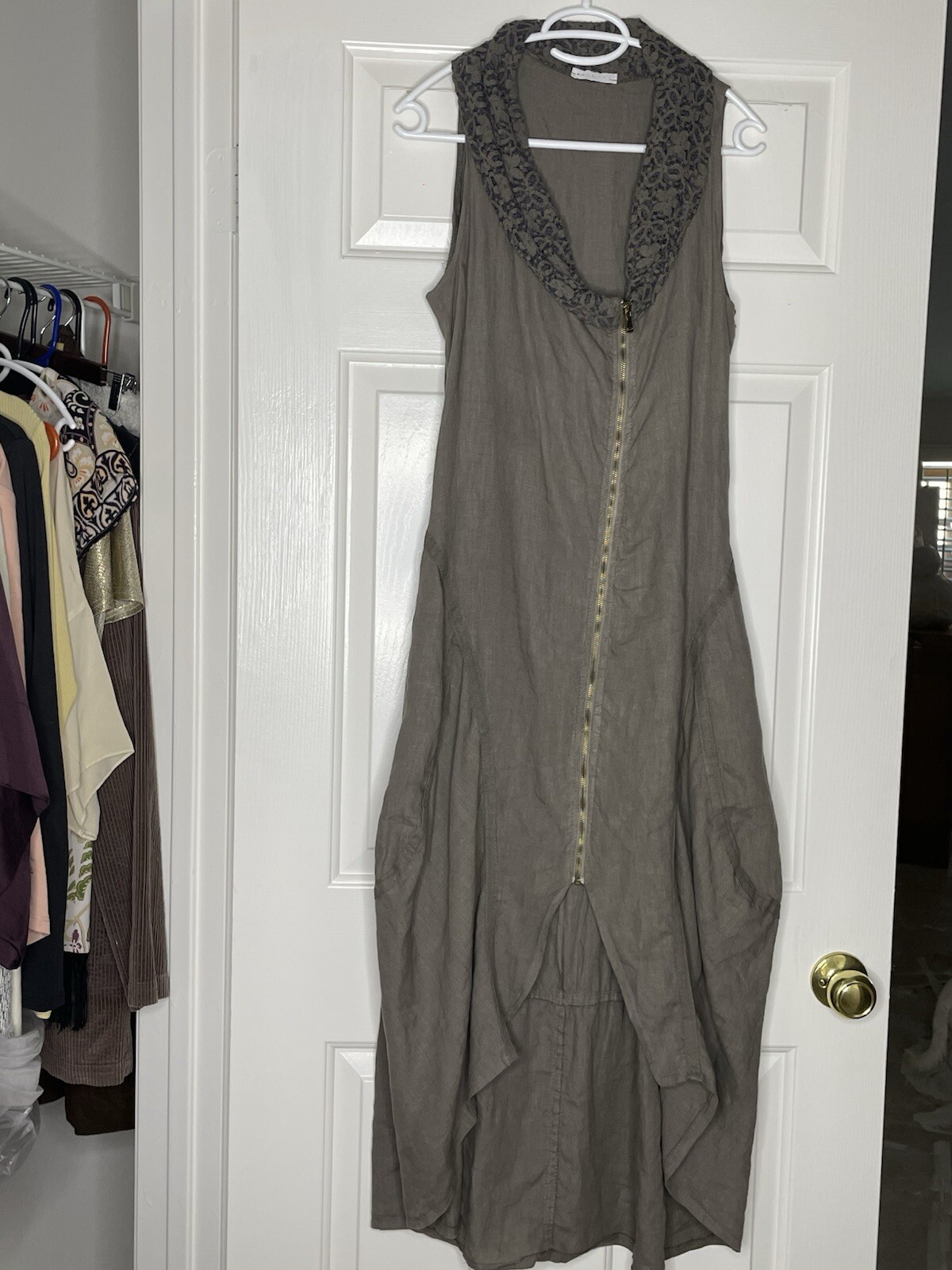 Picture 1 of 9